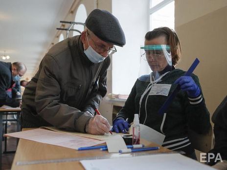 В Украине подводят итоги местных выборов, на Луне нашли воду. Главное за день
