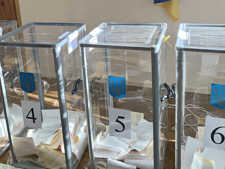 Голова Дарницької територіальної виборчої комісії повідомив, що під час підрахунку голосів на місцевих виборах виявлено фальсифікацію