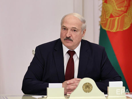 Лукашенко запропонував Макрону посередництво в конфлікті з мусульманським світом
