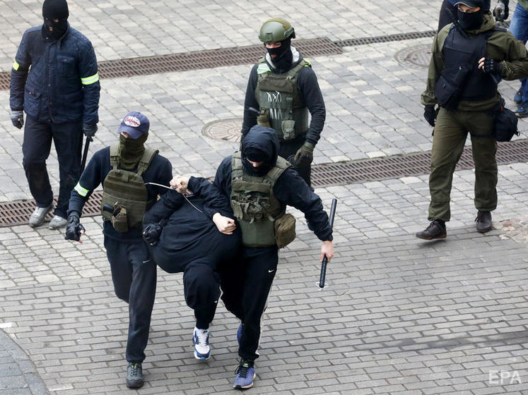 ОМОН затримав на акції протесту в Мінську "Міс Білорусь" і двох відомих спортсменів