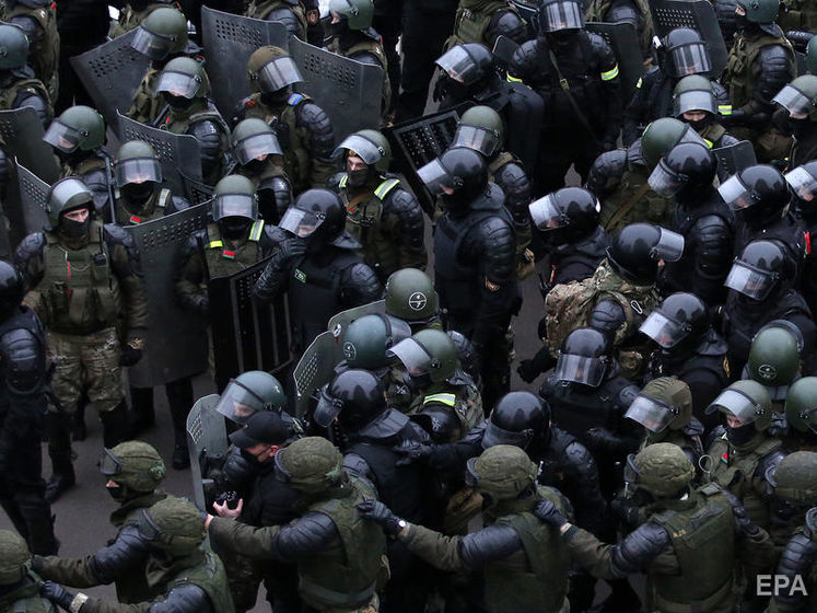 В Беларуси на воскресных акциях протеста задержали 24 журналиста и более 1100 протестующих
