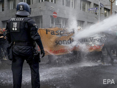На акції протесту в Берліні стягнули 2 тис. поліцейських з усієї Німеччини