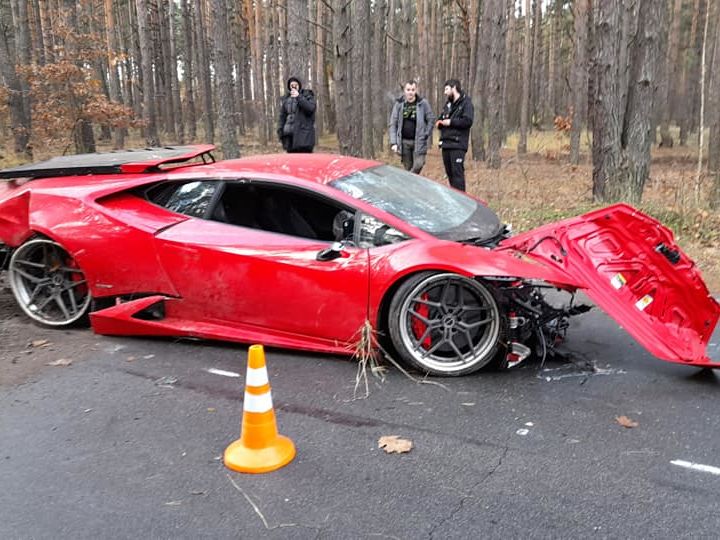 Під Києвом на зніманні кліпу розбився автомобіль Lamborghini. За кермом був актор – поліція