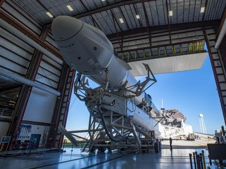 В космос Dragon вывел носитель Falcon 9