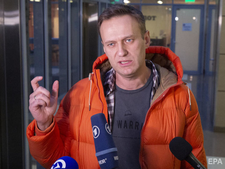 Видео разговора Навального с возможным участником группы, готовившей покушение на него, набрало уже более 3,2 млн просмотров