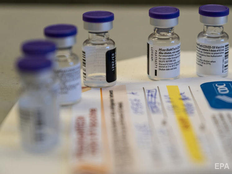 "Якщо буде надлишок". У Польщі підтвердили, що ведуть перемовини про постачання вакцини проти коронавірусу в Україну