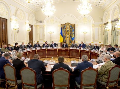 Зеленський провів засідання РНБО, присвячене конституційній кризі