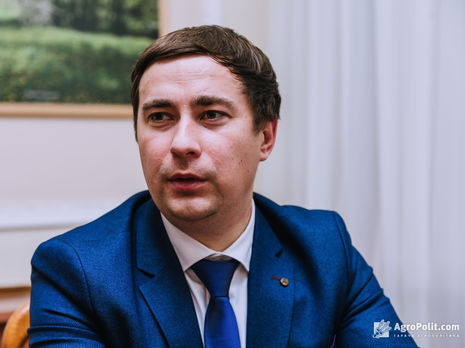 Лещенко наголосив, що інвестори не поспішають в Україну, оскільки не бачать стабільного законодавства в питанні ринку землі