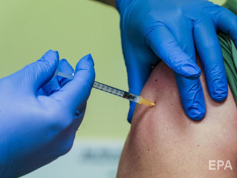 В мире сделали уже более 25 млн прививок от COVID-19 – данные Bloomberg
