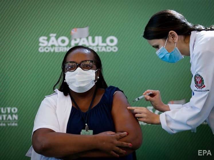 Бразилія схвалила екстрене використання вакцин від Sinovac і AstraZeneca. Раніше країна відмовилася реєструвати "Супутник V"