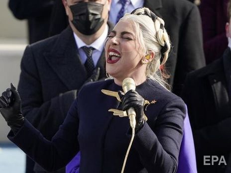 Леди Гага с косой вокруг головы исполнила гимн на инаугурации Байдена. Фото, видео