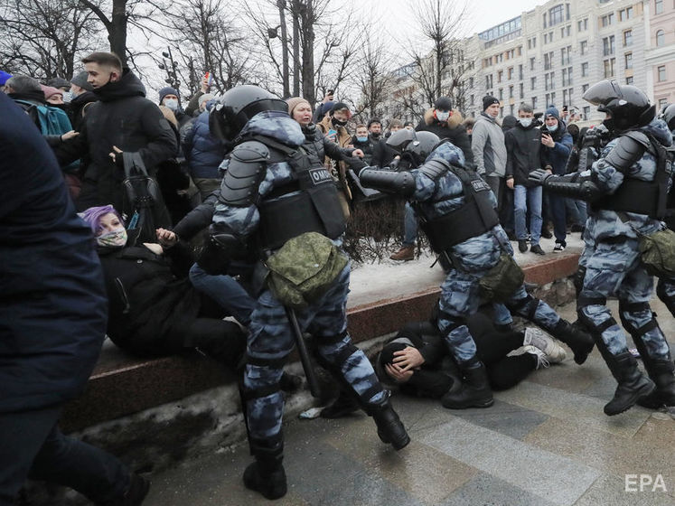 Рада ЄС закликала звільнити Навального і затриманих на акціях на його підтримку