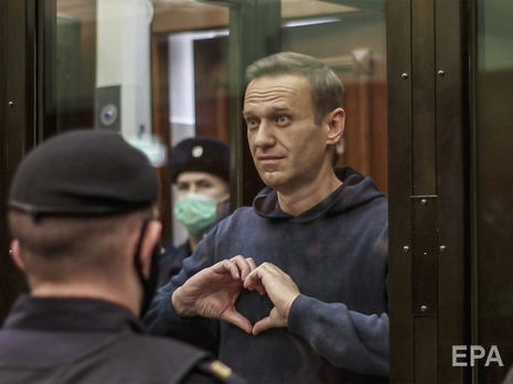 Навальний уже дістав тюремний строк у справі "Ів Роше"
