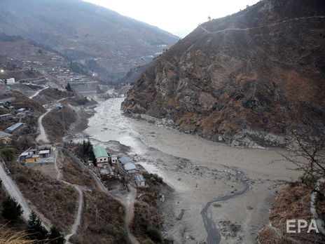 В Индии после схода ледника и наводнения пропали сотни людей, не менее 24 – погибли. Фоторепортаж