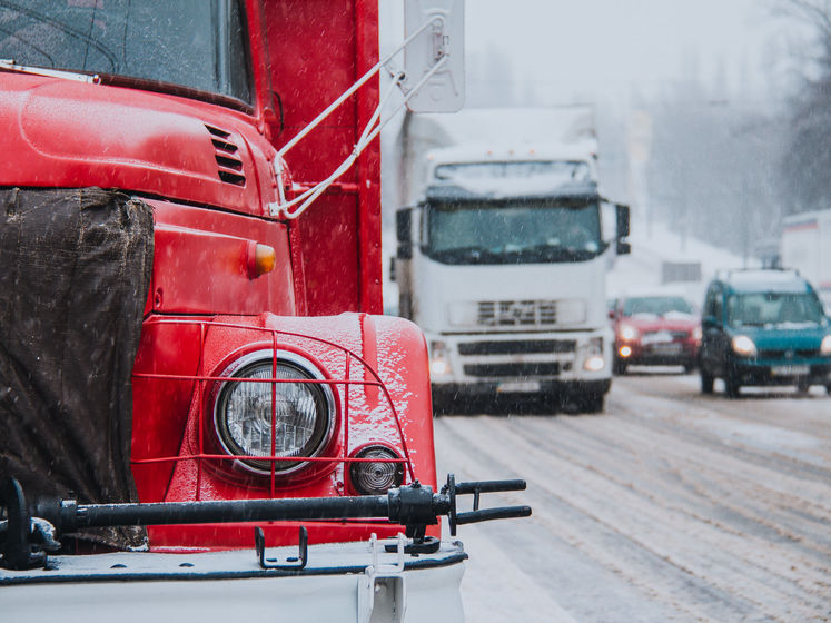 У Києві через сильний снігопад ввели оперативний стан для транспорту
