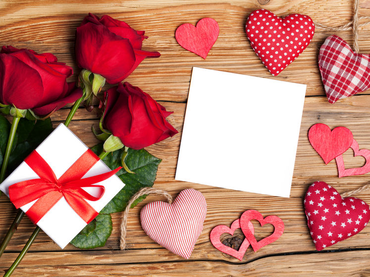 День святого Валентина. Почему красный и розовый считаются цветами романтики