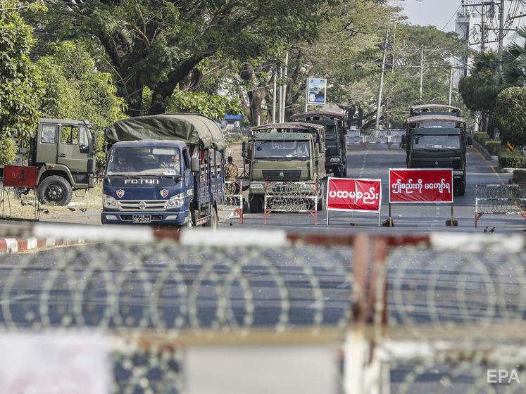 В Мьянме военные открыли огонь по протестующим, в крупнейшие города ввели бронетехнику