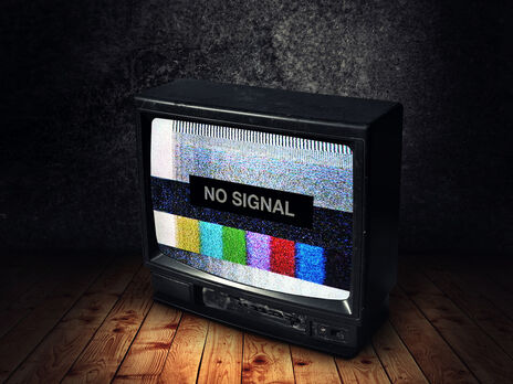 Три телеканали заблокували рішенням РНБО на початку лютого, але вони продовжували мовлення в YouTube