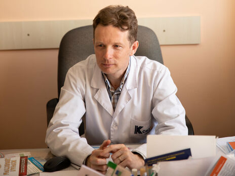 Українців будуть щеплювати тим препаратом від COVID-19, який буде в наявності на момент вакцинації, зазначив Колесник