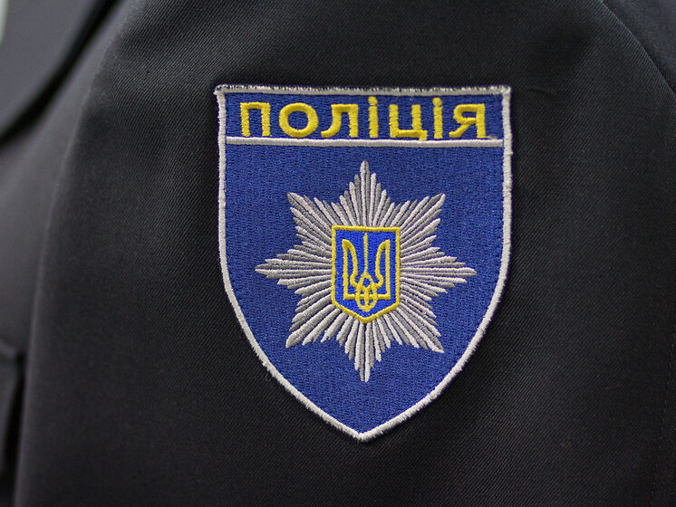 В Киеве патрульный полицейский избил прохожего и распылил в лицо газ – прокуратура