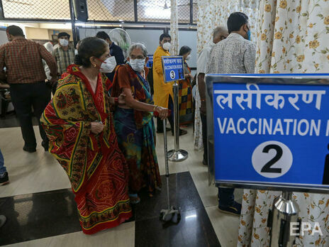 В Индии решили сначала вакцинировать собственное население, а потом экспортировать вакцину, пишет Reuters