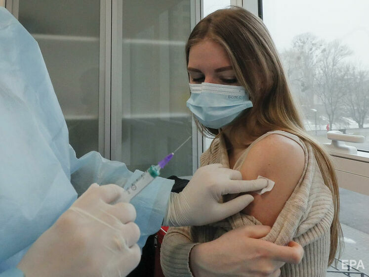 Меньше всего украинцы доверяют вакцинам от COVID-19, которые произведены в России – опрос