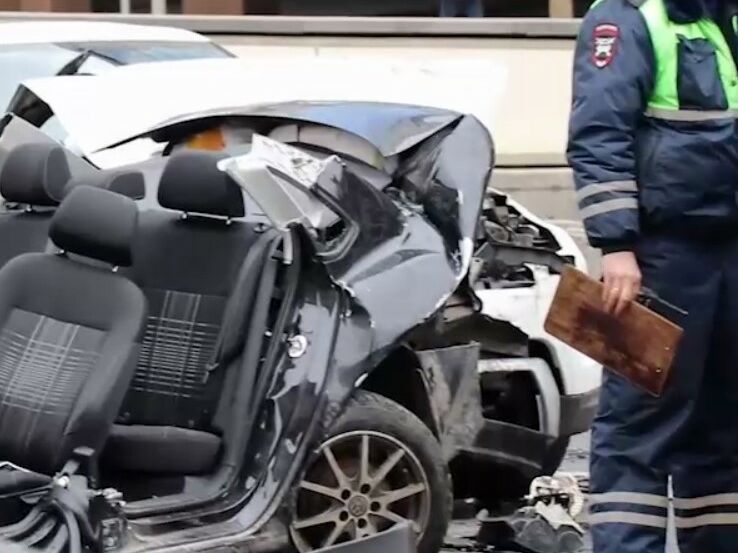 В Москве в крупное ДТП попал служебный автомобиль Пескова