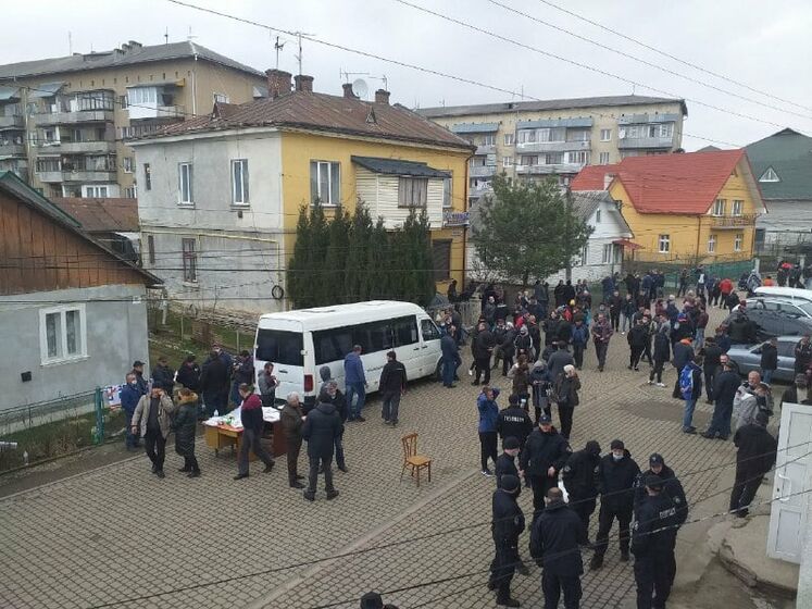 Поліція взяла під охорону об'єкти у виборчому окрузі №87 в Івано-Франківській області – СБУ