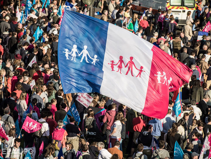 В Париже прошел марш протеста против однополых браков