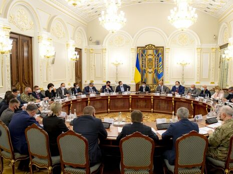 На засіданні РНБО ухвалили рішення ввести санкції проти головних 10 українських контрабандистів