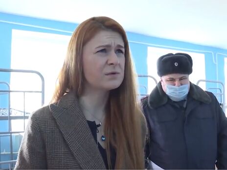 Бутина (на фото) заявила, что Навальный выглядит "вполне нормально" и на человека, которому не дают спать, "не похож"