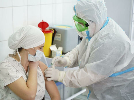 В Украине сделали более 290 тыс. прививок от коронавируса