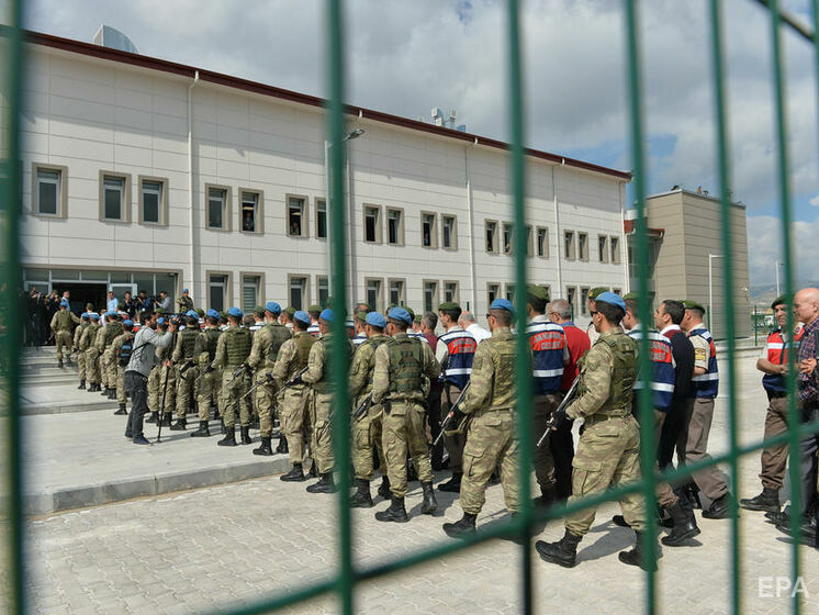 У Туреччині понад 30 військових дістали довічні тюремні строки за спробу держперевороту
