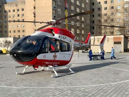 Во Львовской области заработала гражданская аэромедицинская эвакуация. 78-летнюю пациентку доставили в больницу на вертолете
