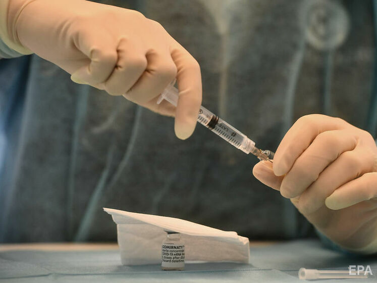В Минздраве Украины рассказали, кто получит прививки вакцинами Pfizer и CoronaVac