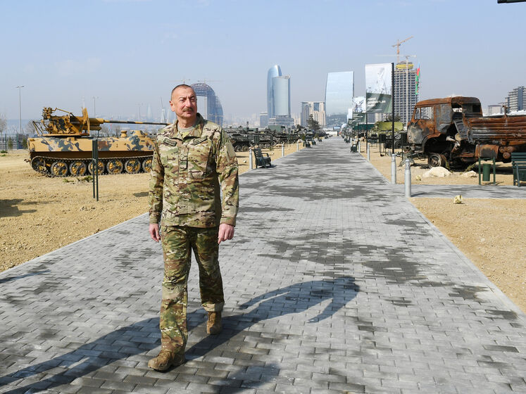 У Баку відкрили парк трофеїв війни в Нагірному Карабасі