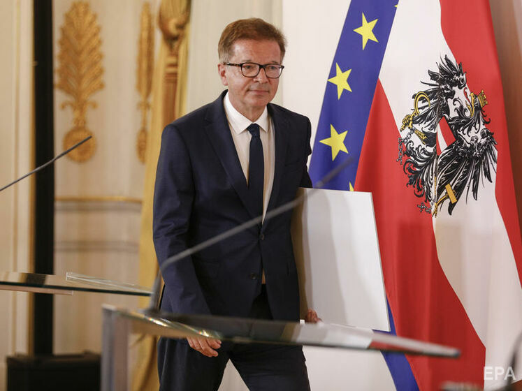Міністр охорони здоров'я Австрії оголосив про відставку. Він скаржився на виснаження через роботу
