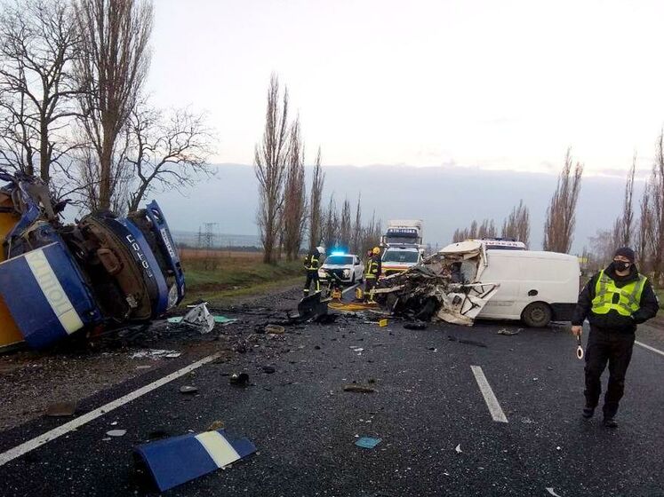 В Николаевской области в ДТП погиб водитель автобуса, перевозивший тела умерших от COVID-19
