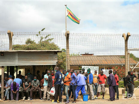 У Зімбабве звільняють ув'язнених, щоб зменшити ризик зараження коронавірусом у тюрмах