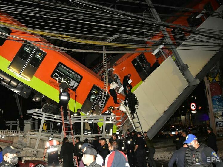 У Мексиці впав міст метро з поїздом, загинуло 20 осіб