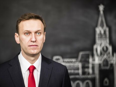 Навальный судится со спикером Кремля