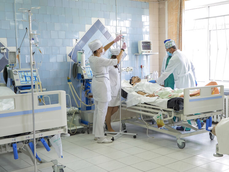 Большинство украинцев считают, что основная задача власти в медицинской сфере – обеспечить тяжелобольных бесплатными лекарствами – опрос