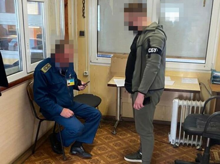 СБУ викрила прикордонника, який за гроші допомагав ввозити в Україну "євробляхи"