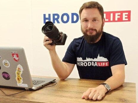 У Білорусі міліція затримала головного редактора новинного порталу з Гродна, серед вилученого є парасолька – ЗМІ