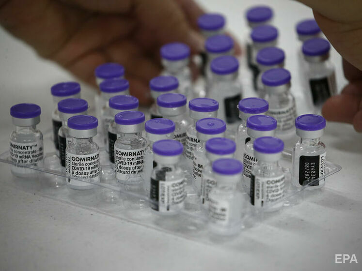 Германия планирует за лето вакцинировать от коронавируса всех подростков