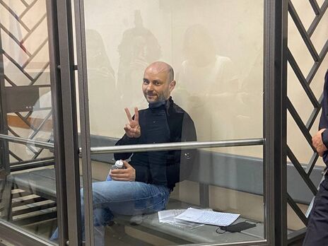 Российского оппозиционера Пивоварова, которого сняли с самолета перед вылетом, арестовали