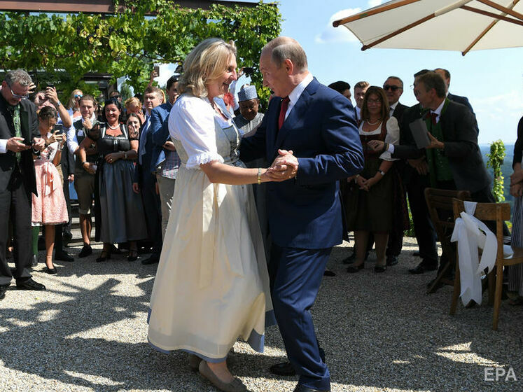 Экс-глава МИД Австрии, на свадьбу которой приезжал Путин, вошла в совет директоров "Роснефти"