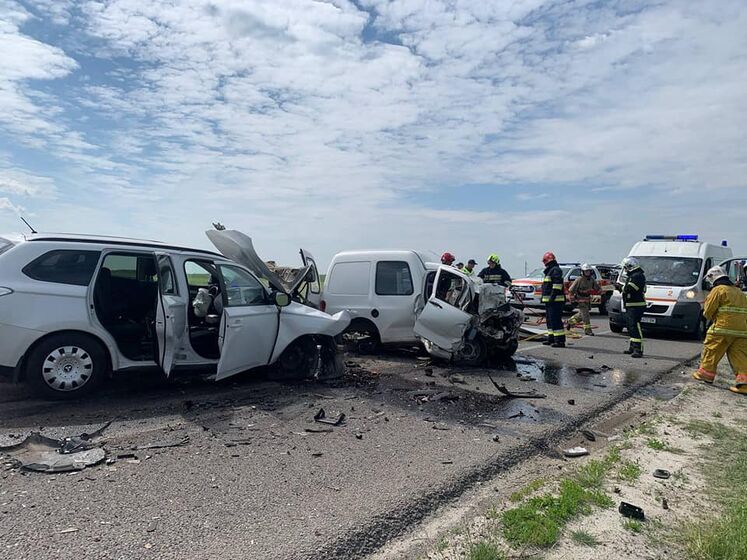 У Рівненській області одразу після зупинення патрульними авто потрапило в ДТП, загинуло троє людей – поліція