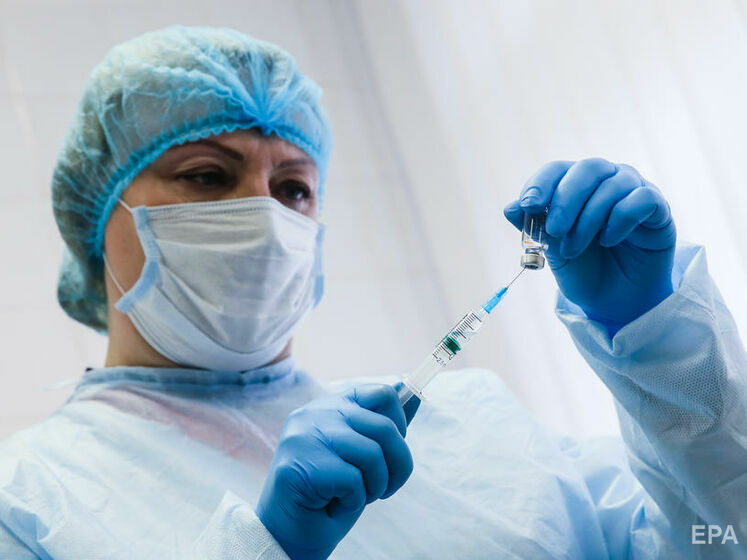 До листа очікування вакцинації проти COVID-19 в Україні записалося майже 680 тис. осіб – МОЗ