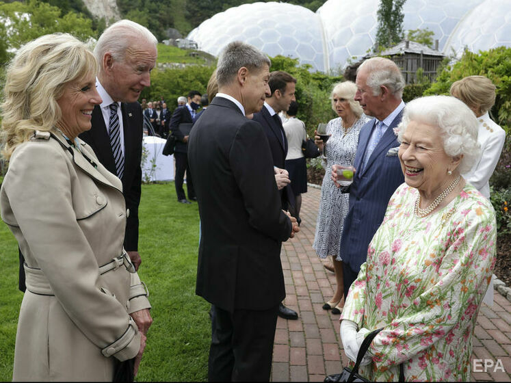 Королева Єлизавета II зустрілася з лідерами "Великої сімки"